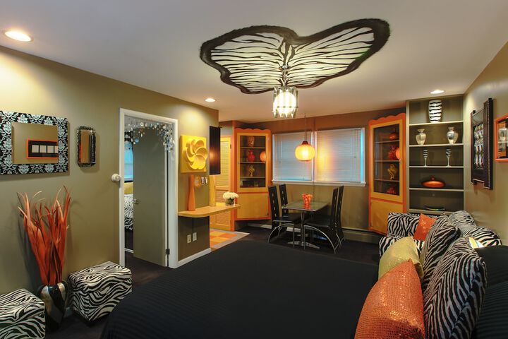 Room 105 of 168