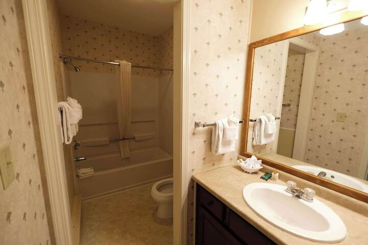 Room 33 of 131