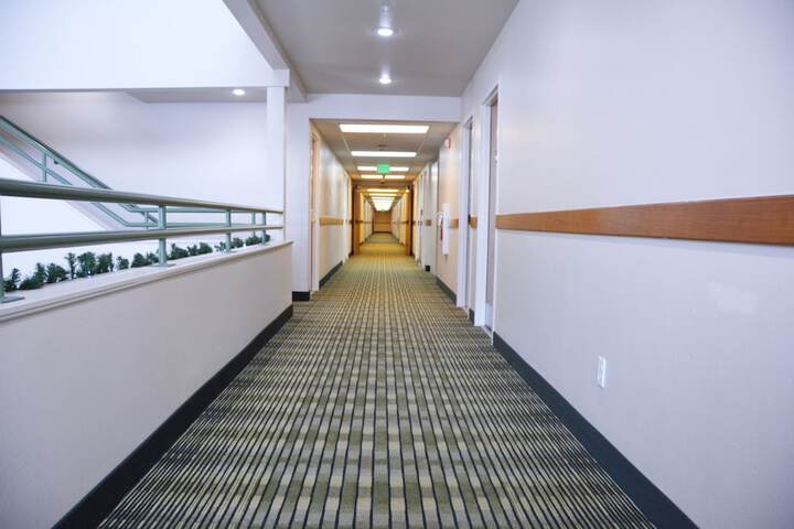 Ballroom/Hall 37 of 51