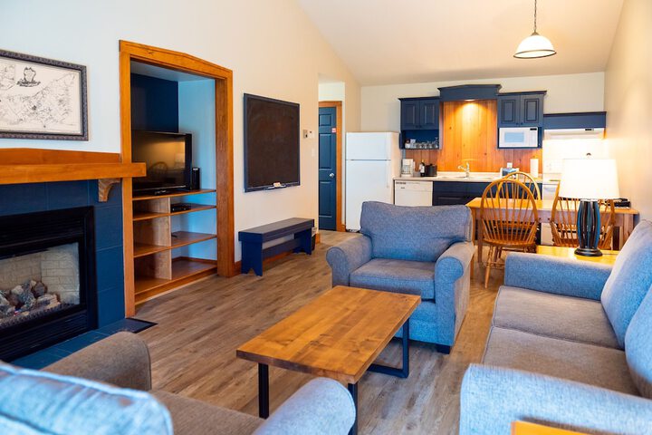 Room 33 of 74