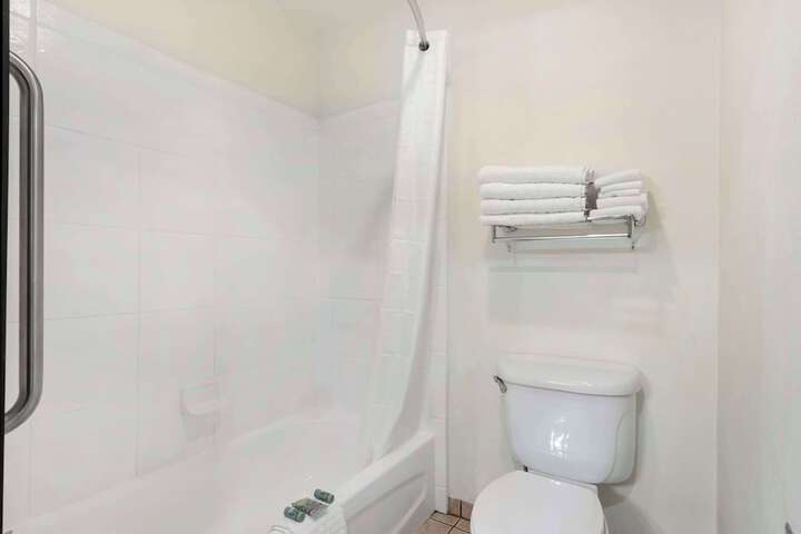 Room 8 of 38