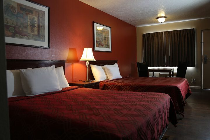 Room 30 of 34