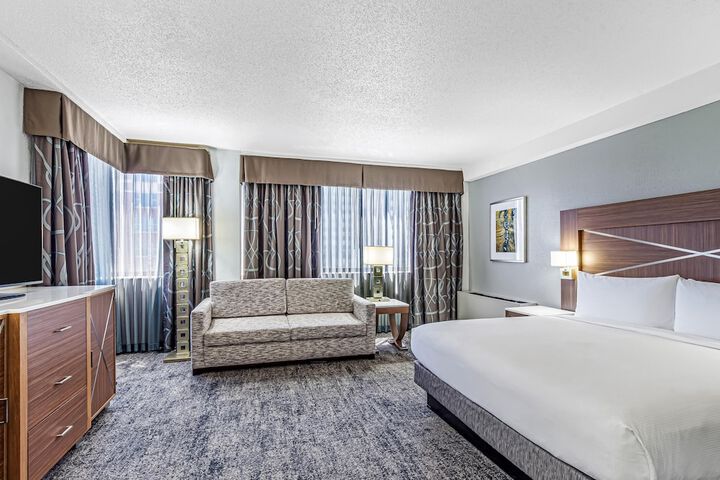 DoubleTree by Hilton Milwaukee Downtown