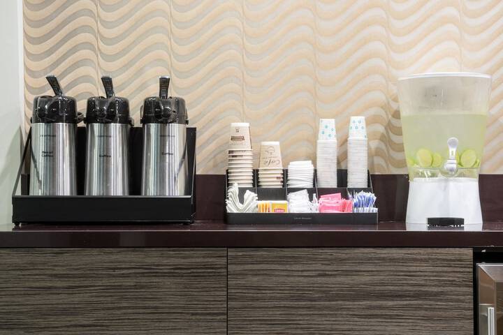 Breakfast/Coffee Service 36 of 44