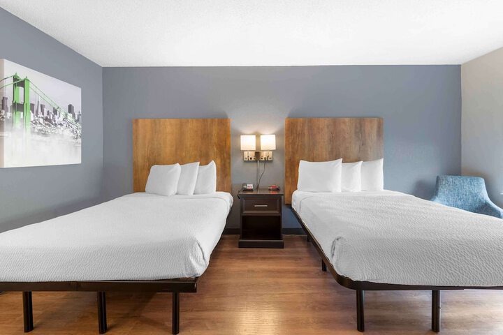 Room 10 of 20