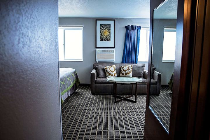 Super 8 by Wyndham Holbrook