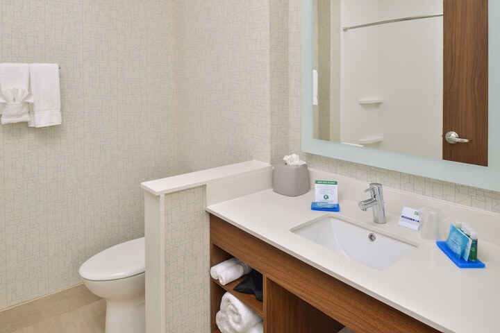 Holiday Inn Express & Suites Chadron by IHG