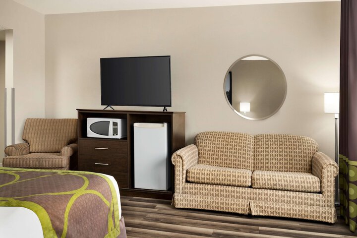 Room 14 of 40