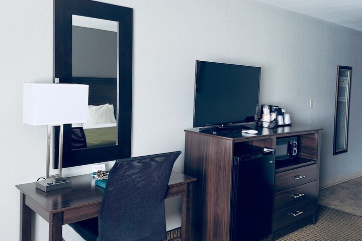 Room 33 of 53