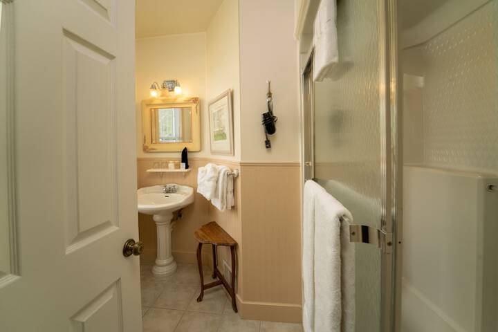 Room 119 of 129