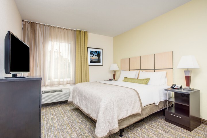 Candlewood Suites Cut Off by IHG