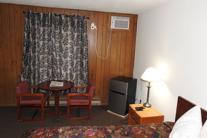 Room 15 of 34