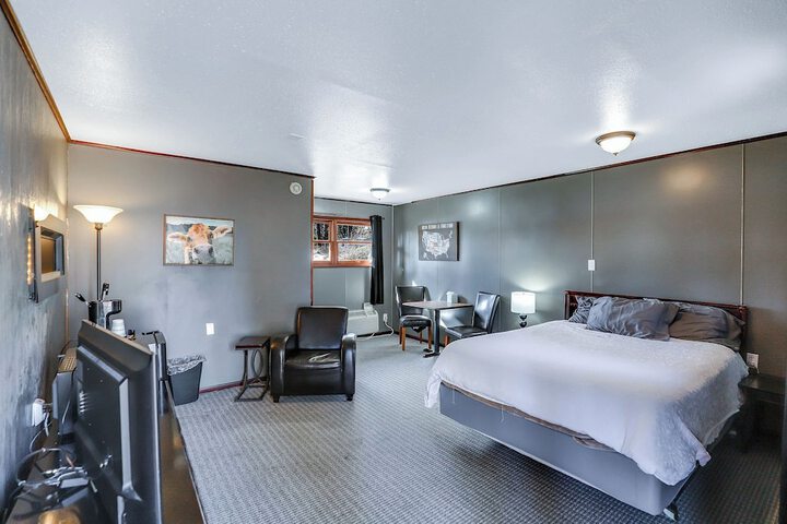 Room 10 of 18