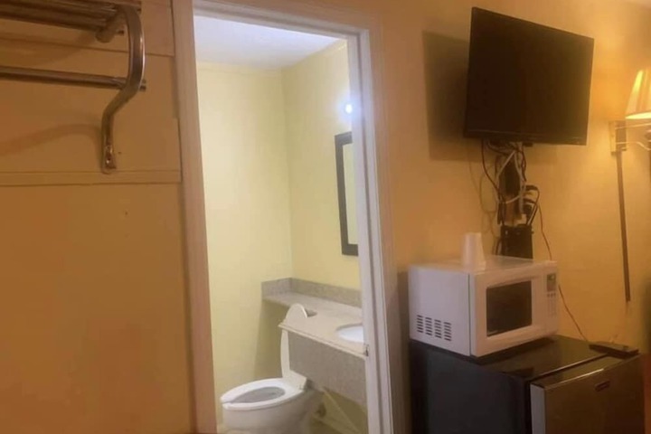 Economy INN poteau
