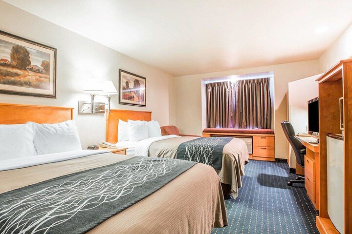 Room 18 of 28