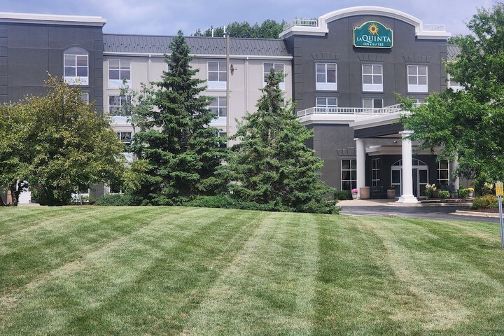 La Quinta Inn & Suites by Wyndham Milwaukee SW New Berlin