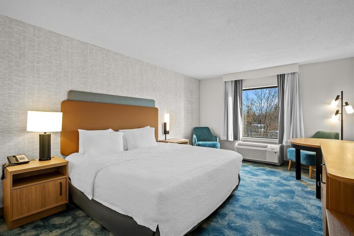Hampton Inn & Suites Detroit-Canton