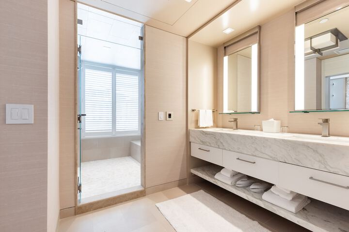 Goldener Hirsch Auberge Collection