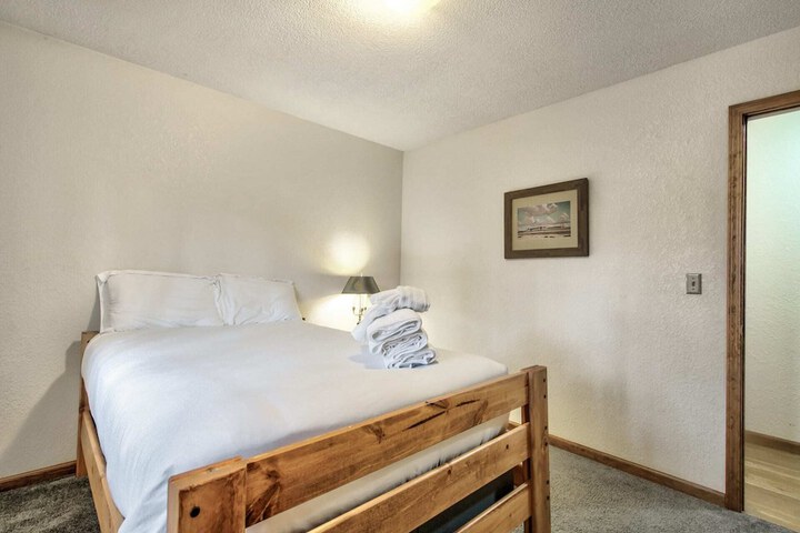 5BD Mountain Getawayhot Tub & Foosball