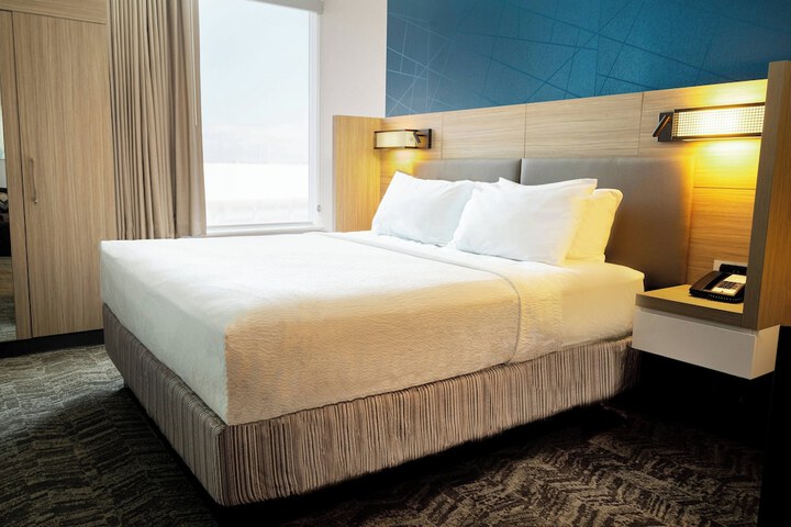 Room 13 of 25