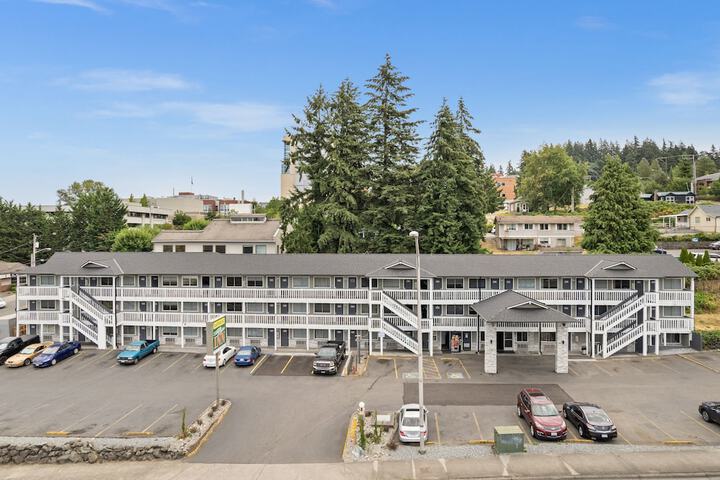 Hotel 6 of 43