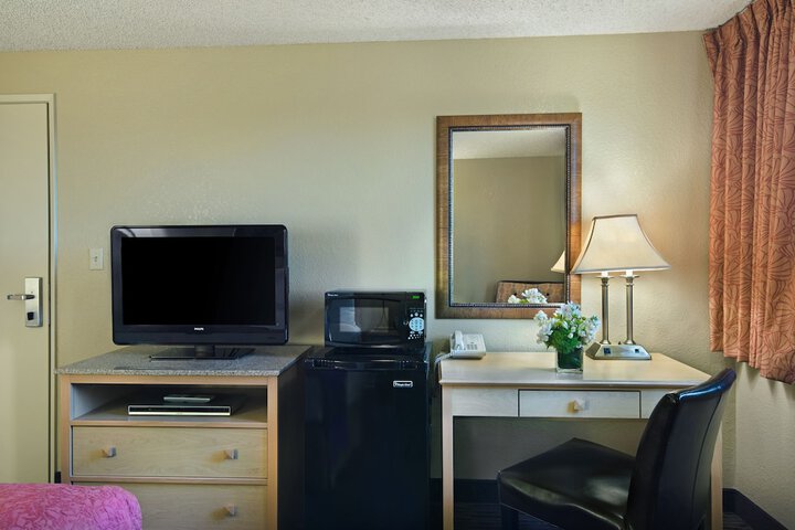 Room 28 of 54