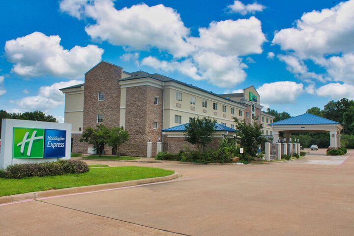 Hotel 7 of 75