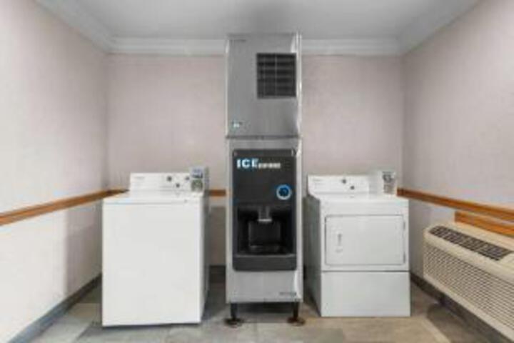 Best Western Winscott Inn & Suites