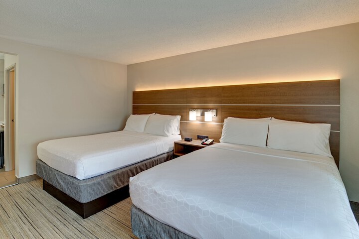 Room 11 of 29