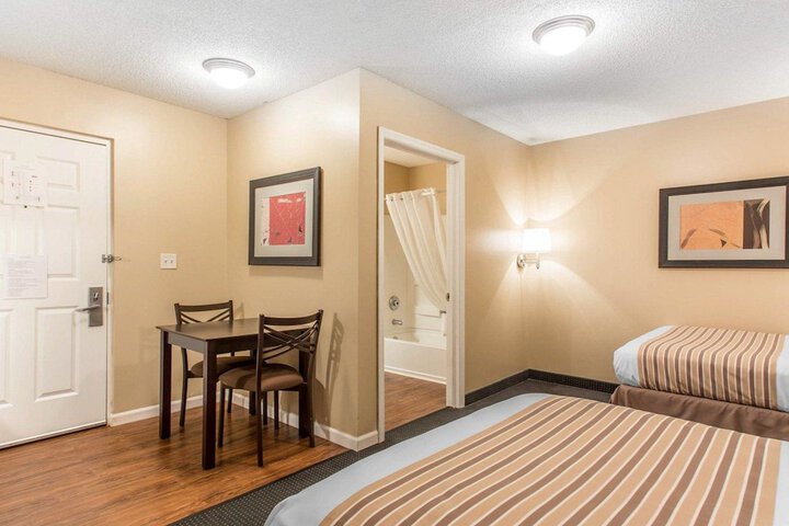 Room 18 of 32