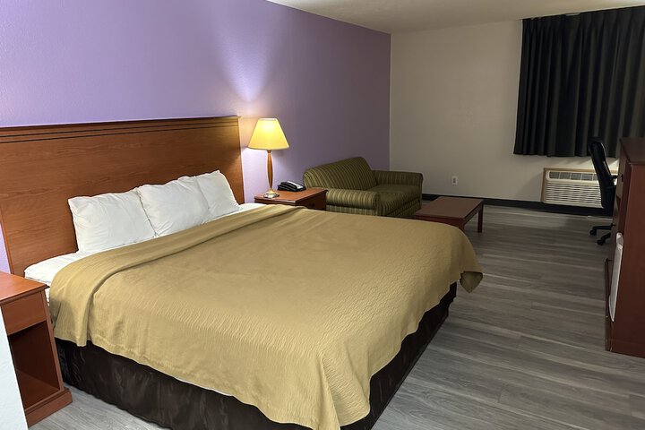 Room 32 of 40