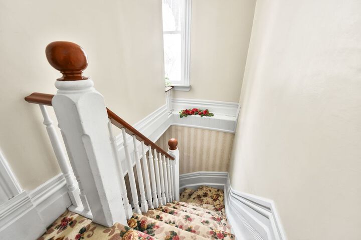 Room 9 of 26