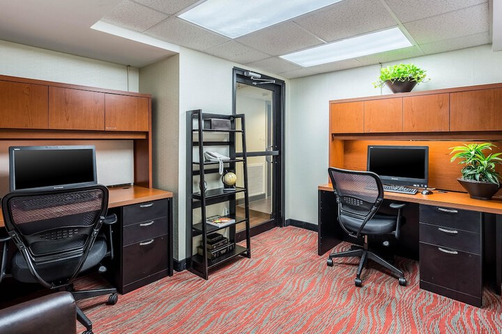 Business Center 44 of 45