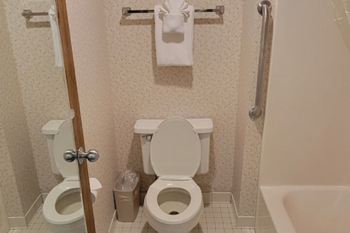 Room 12 of 33