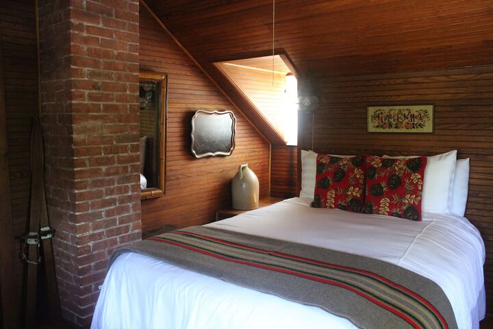 Room 45 of 66