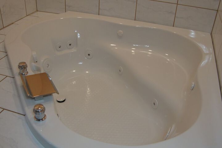 Hot Tub 38 of 42