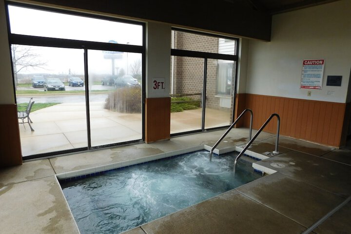 Days Inn by Wyndham Johnson Creek