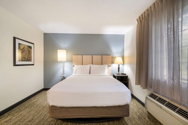 Room 8 of 39
