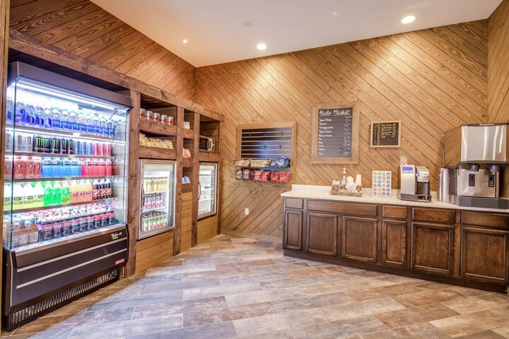 DoubleTree by Hilton Huntington