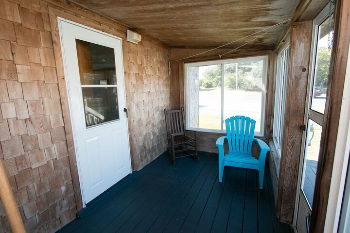Room 42 of 156