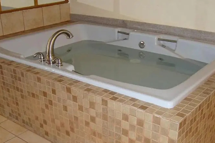 Plantation Inn & Suites