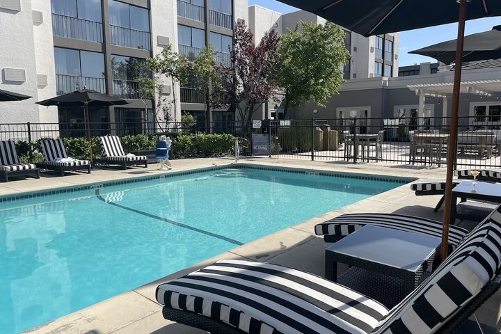 Pool 4 of 63