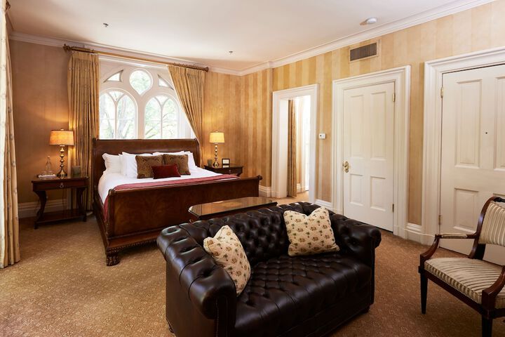 Room 25 of 37