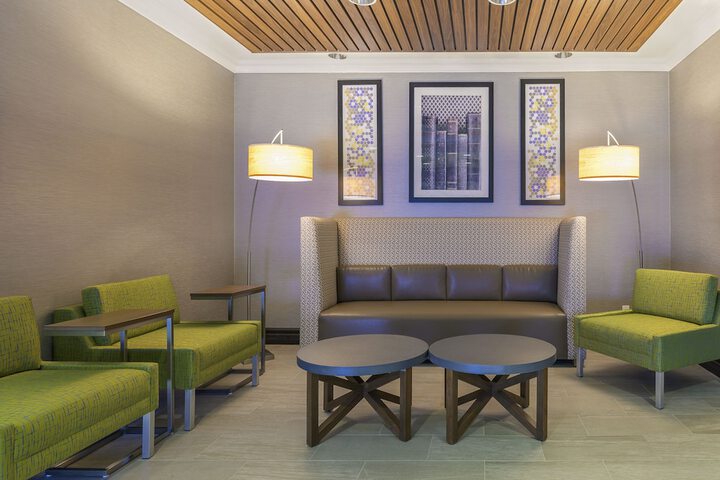Holiday Inn Express & Suites North Bay by IHG