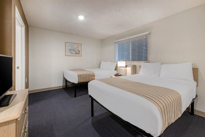Room 25 of 44