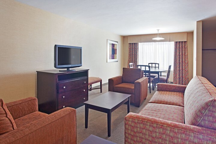 Room 13 of 40