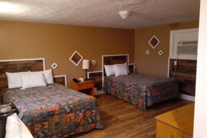 Town Line Motel