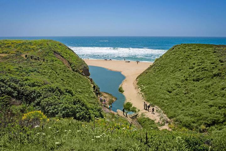 Ocean & Mountain View Home - Walk to Trails Beach Family Activities