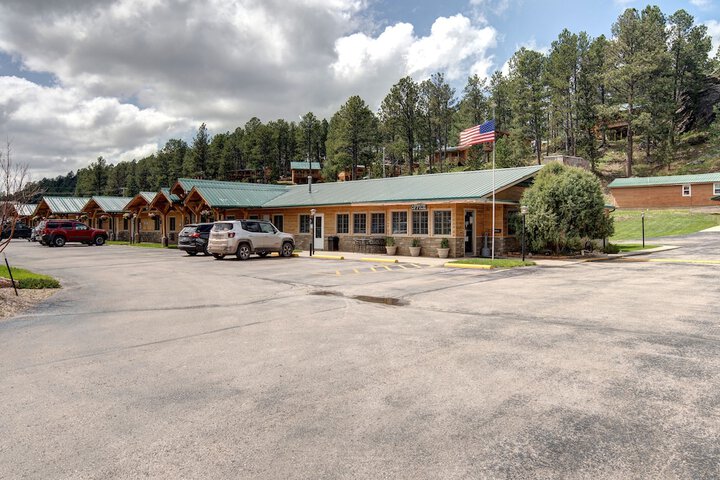 Rock Crest Lodge & Cabins