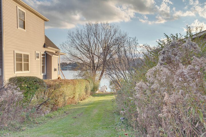 Cozy Pennsylvania Home w / Fire Pit & Dock Access!